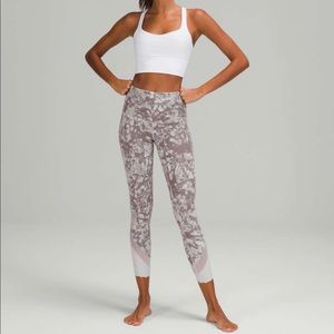 NWT Lululemon Scalloped Leggings